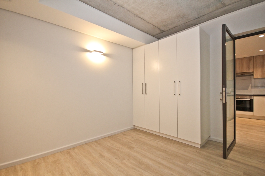 1 Bedroom Property for Sale in Woodstock Western Cape